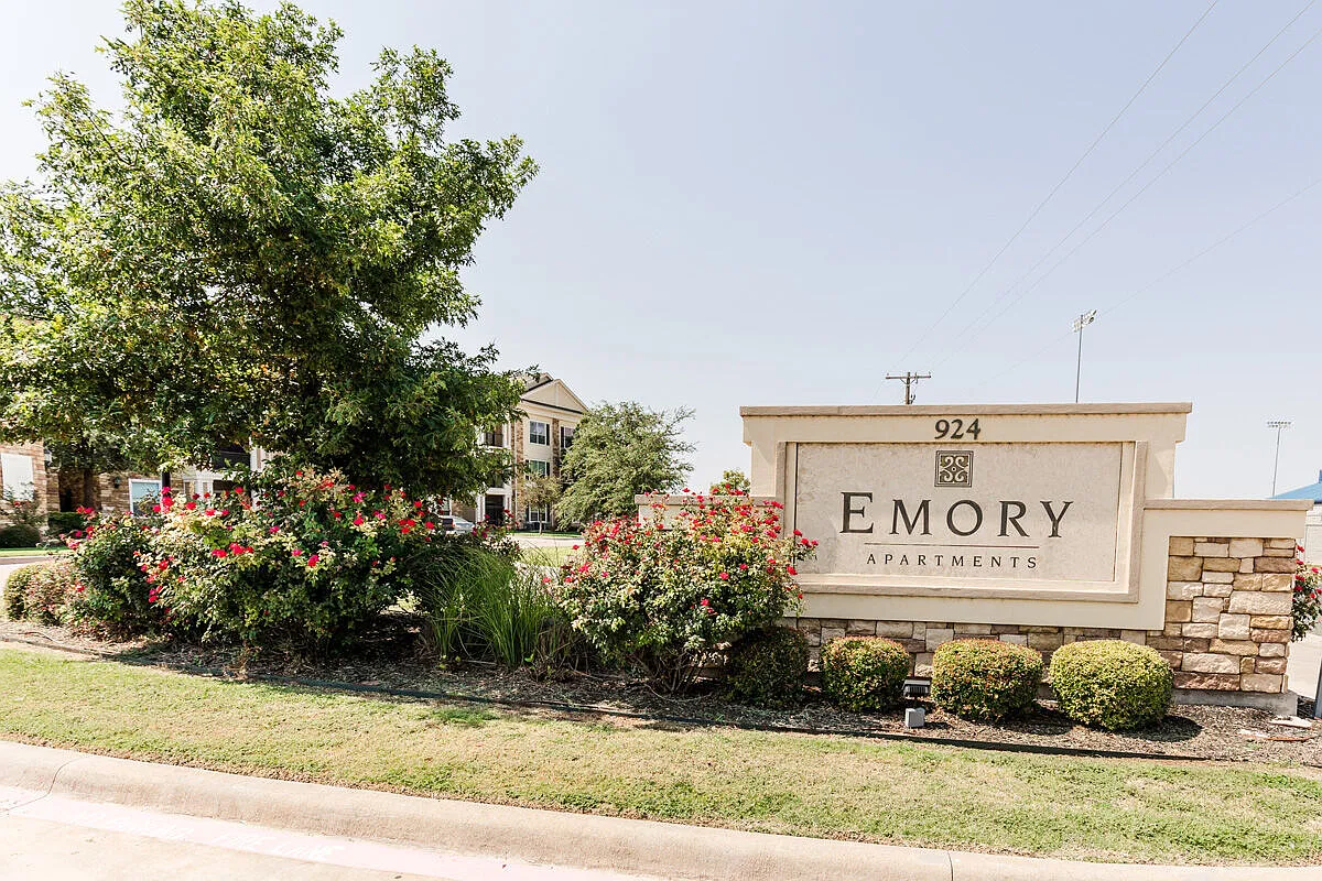Emory — Photo 2