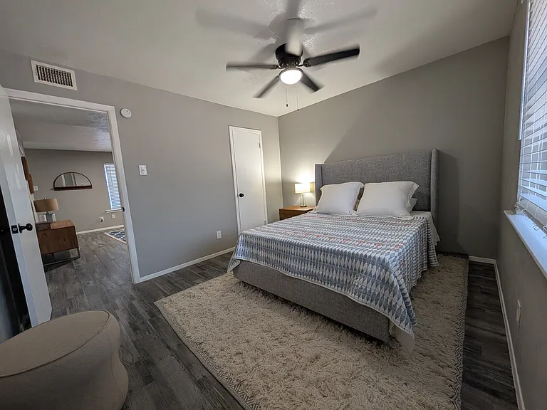 2752 E Ledbetter Dr — Photo 10