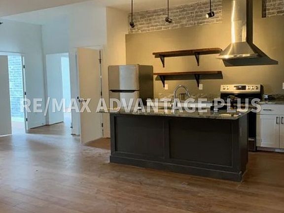 5th image of 142 N Main St