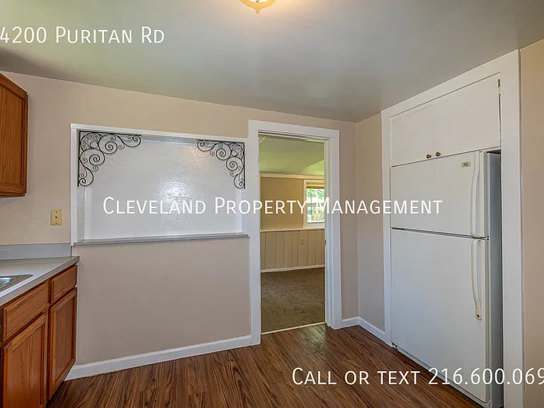 24200 Puritan Rd — Photo 16