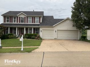 106 Winter Valley Dr, Fenton, MO 63026