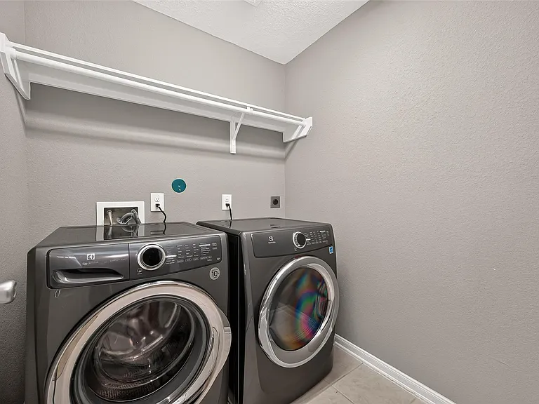8932 Hollister Commons Ln — Photo 23