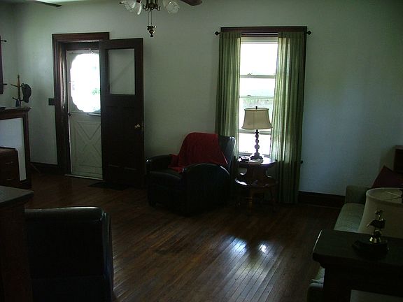 4th image of 1147 Epworth Ave