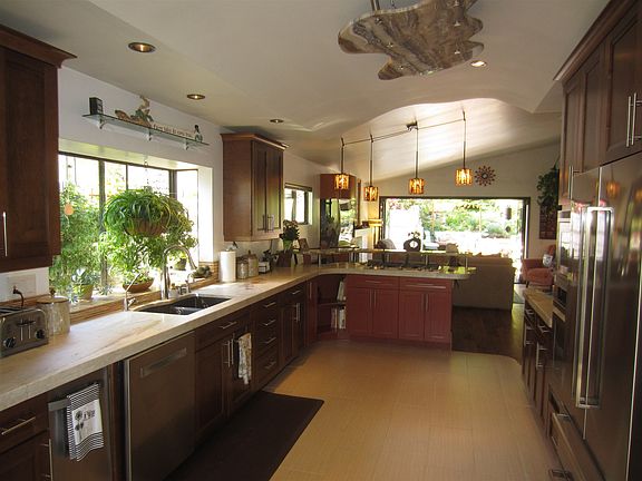 4th image of 4086 Caminito Cassis