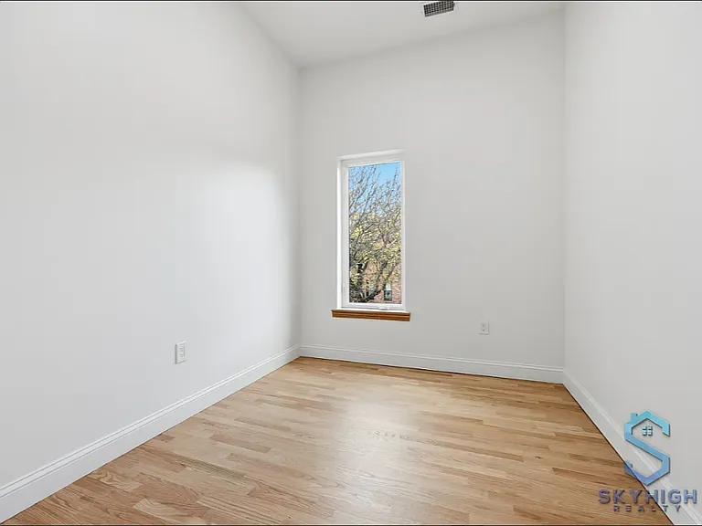 594 Van Buren St #TOWN — Photo 15