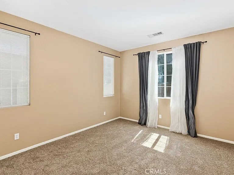 40485 Amesbury Ln — Photo 7
