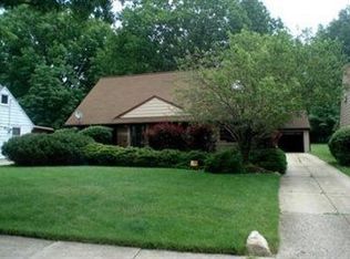 25595 Chatworth Dr, Euclid, OH 44117