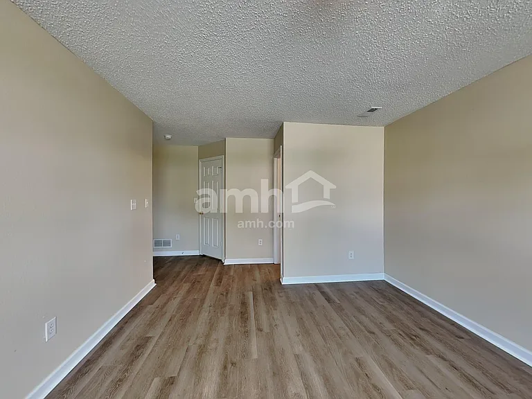 8039 Red Barn Ct — Photo 10
