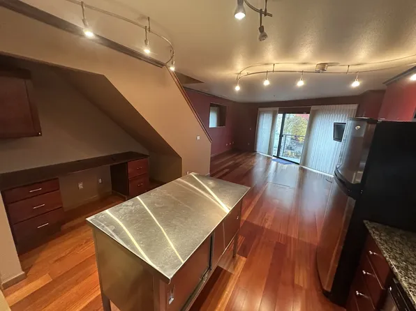 920 NW Naito Pkwy APT J3, Portland, OR 97209