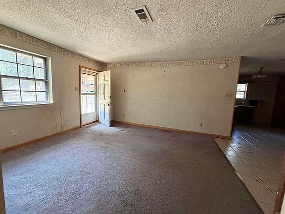 3rd image of 2522 Ward Dr