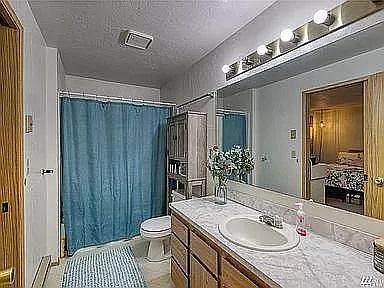5th image of 6462 Lewis Dr NE