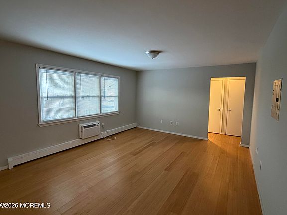 4th image of 96 East Avenue #76