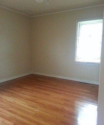 4th image of 110 Bellevue Dr