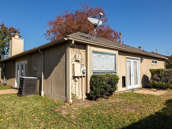 3rd image of 14819 Heritage Wood Dr