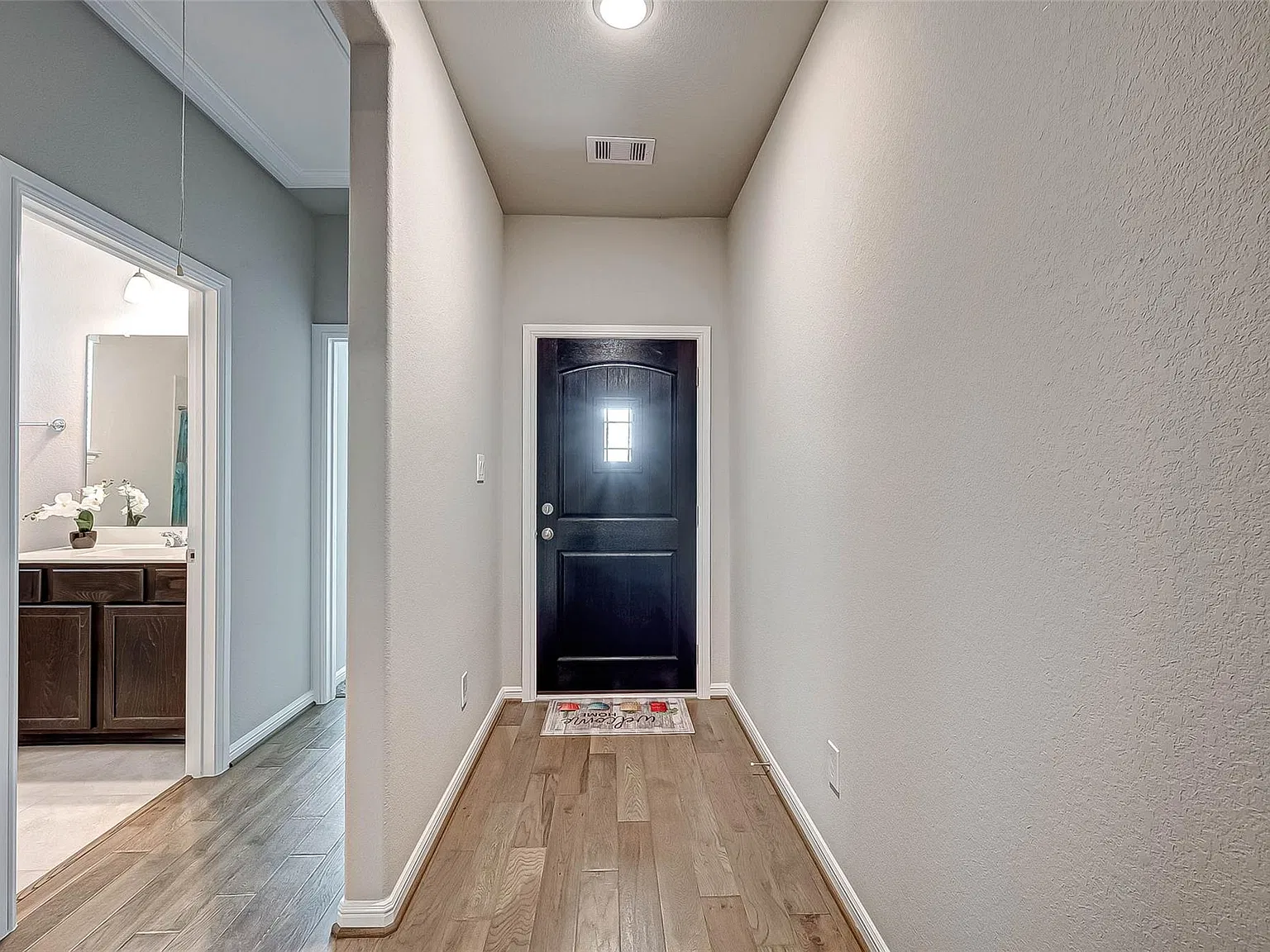3 bed, 2.0 bath, 1868 sqft, $2,200 — Photo 4