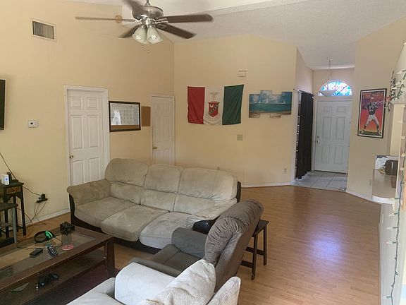 3rd image of 12448 Antler Hill Dr N