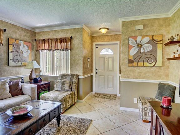 5th image of 1207 SW 46th Ter