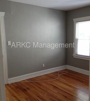 5th image of 605 E 42nd St APT 302