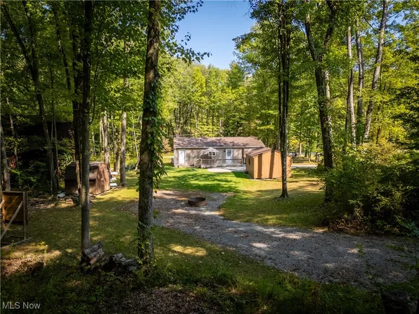 2944 Dock Side Rd, Lake Milton, OH 44429