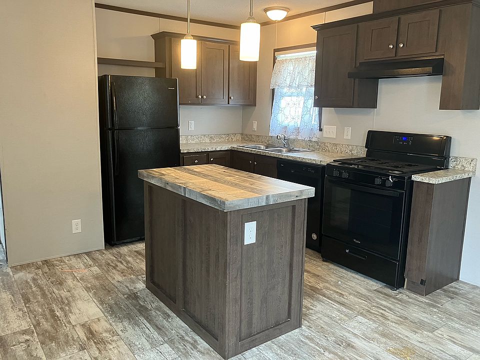 2nd image of 152 Dorothy Ave