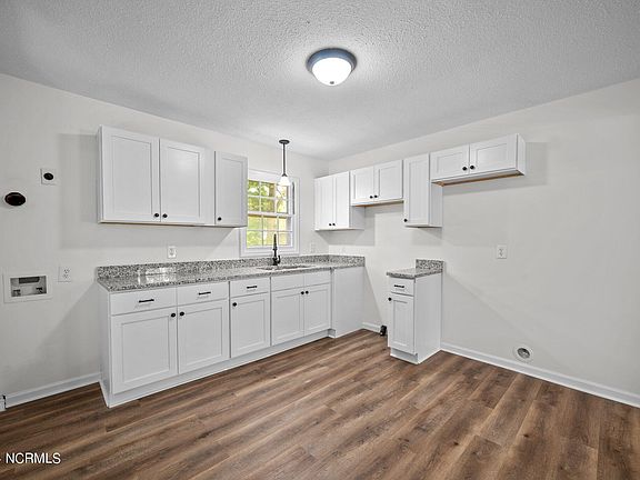 5th image of 103 Fairwood Lane