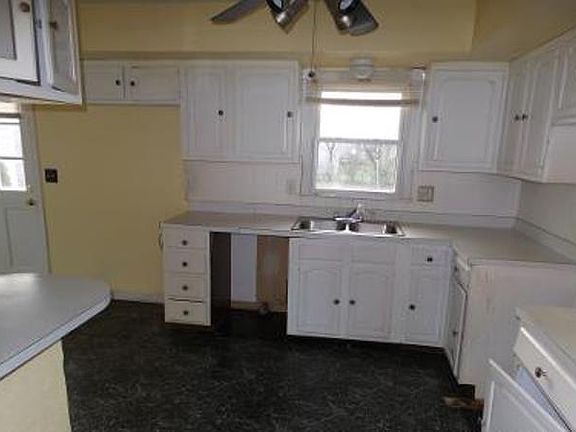 4th image of 2358 Pierson Dr