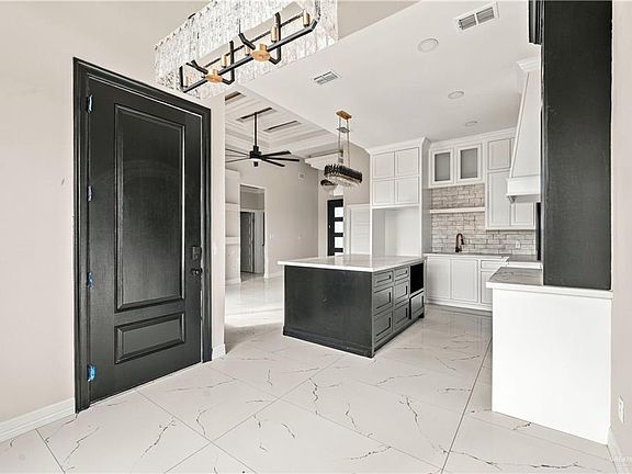 5th image of 100 Los Altos St