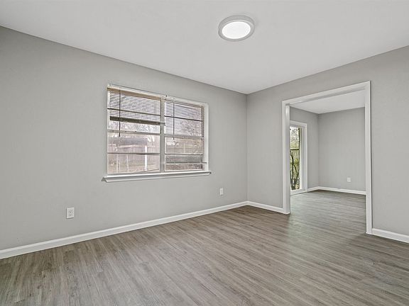 4th image of 614 Cleardale Dr