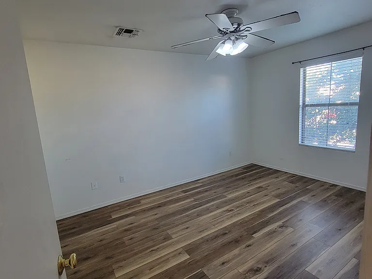 1289 E Clifton Ave — Photo 27