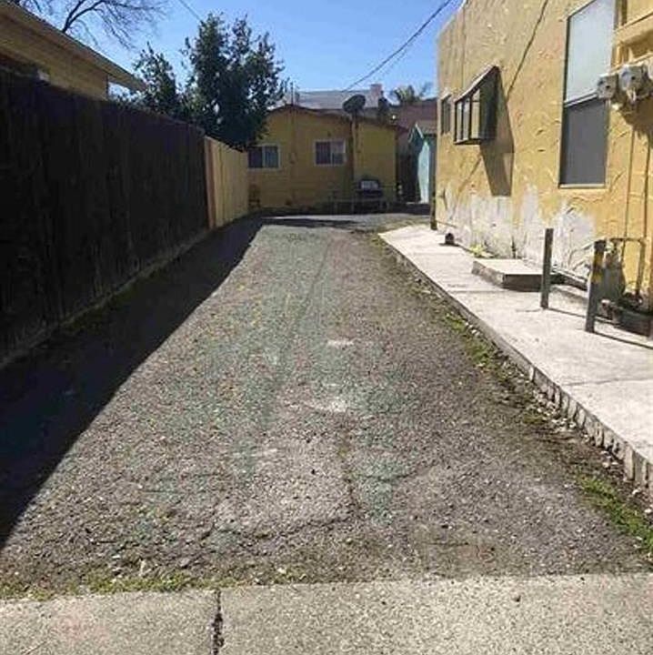 1st image of 627 W 13th St