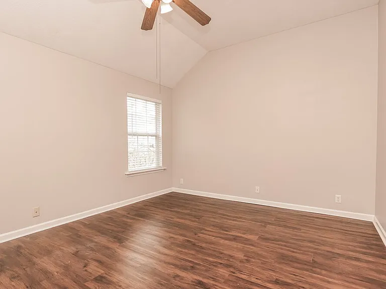 852 Dover Glen Dr — Photo 12