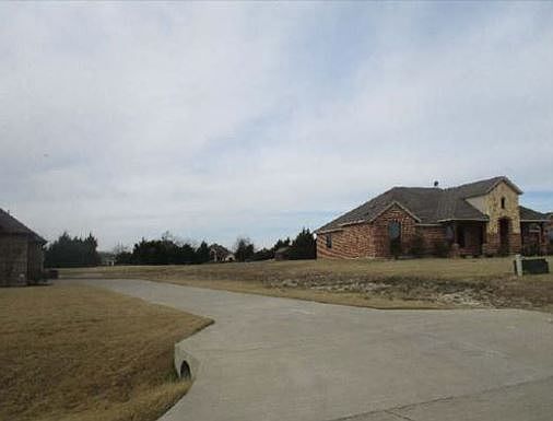 4th image of 135 Stone Field Ct