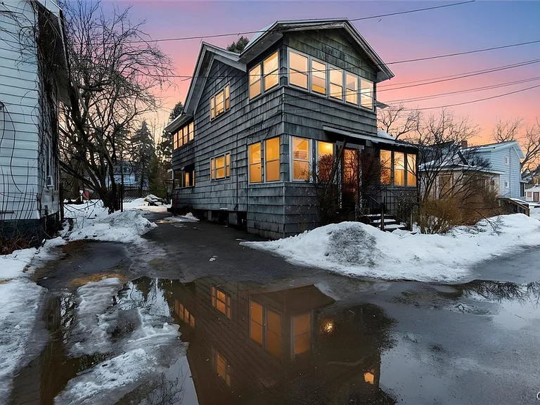 104 Kincaid Ave — Photo 1
