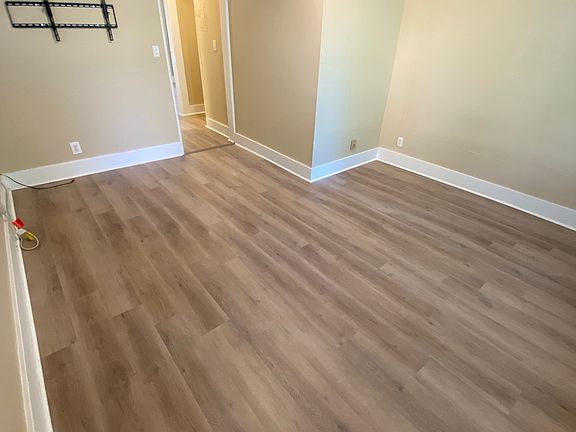 4th image of 203 N Dillard St