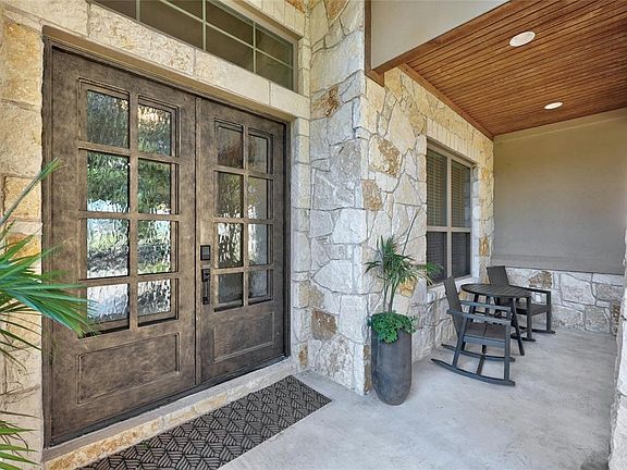 3rd image of 101 Aldea St