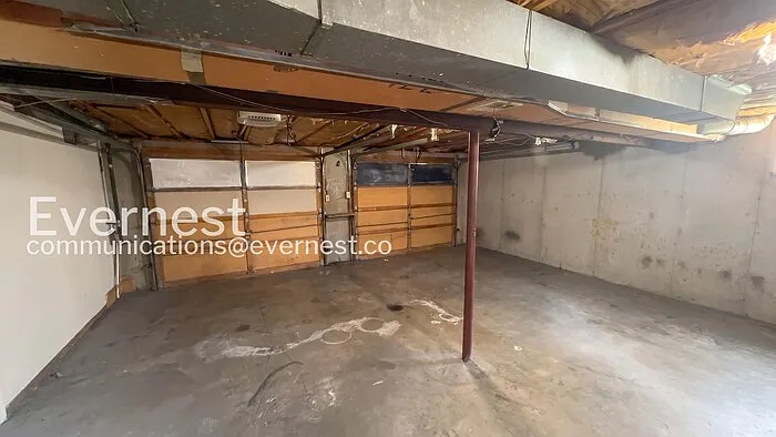 1821 S Speas Dr — Photo 14