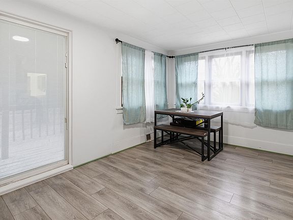 3rd image of 204 E 5th St