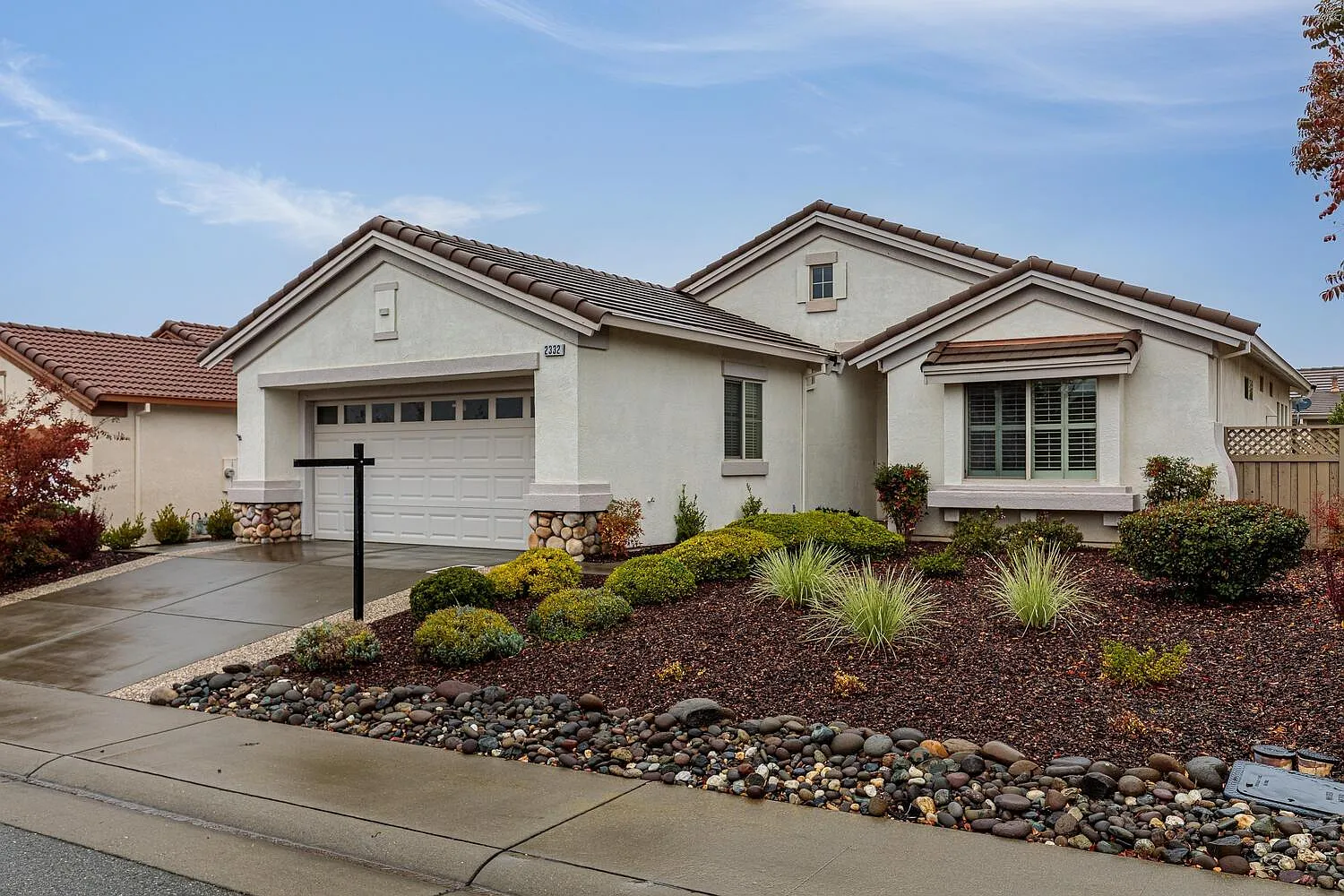 2332 Winding Way photo 1