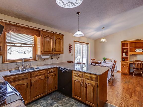 4th image of 1094 Queen Ann Ct