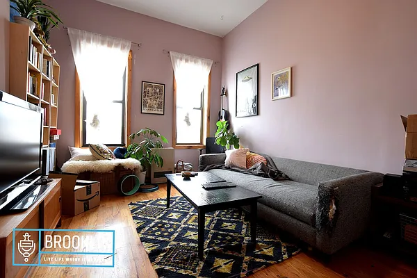 Rented by null | media 12