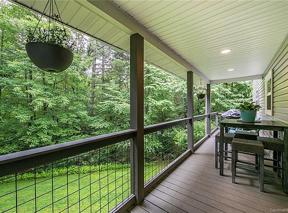 3rd image of 384 Lakeland Dr