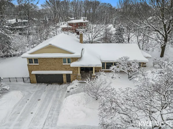 1220 Woodshire Ave SE, East Grand Rapids, MI 49506