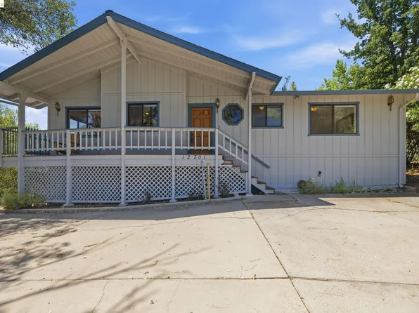 12701 Cresthaven Dr, Groveland, CA 95321