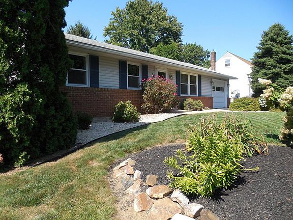 2nd image of 806 Indian Springs Dr
