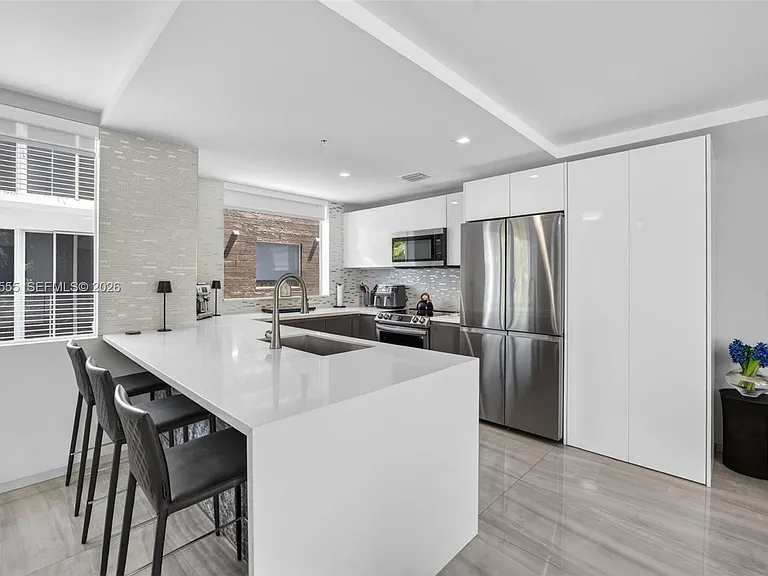 700 NE 14th Ave #311 — Photo 16
