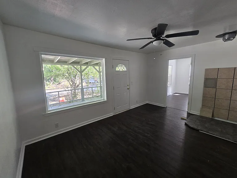 2640 Sharon Ave #A — Photo 2