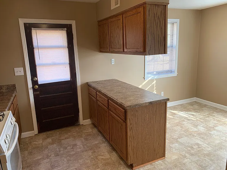 6240 Macon Rd — Photo 4