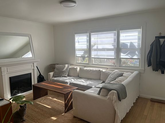 3rd image of 12229 Culver Blvd