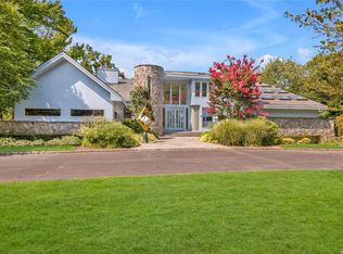 7 Lake Rd, Great Neck, NY 11020