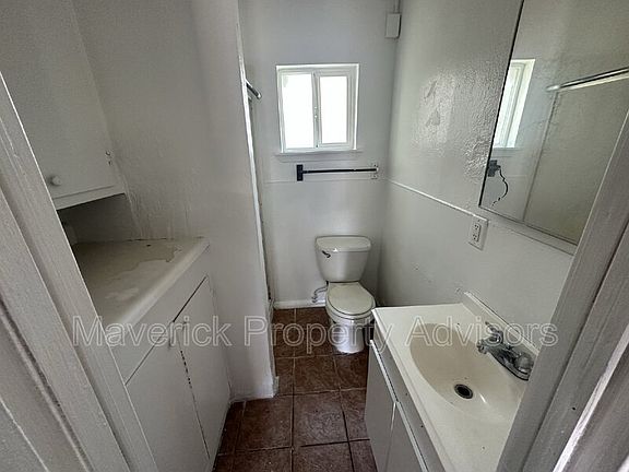 5th image of 117 40th St NW APT 12